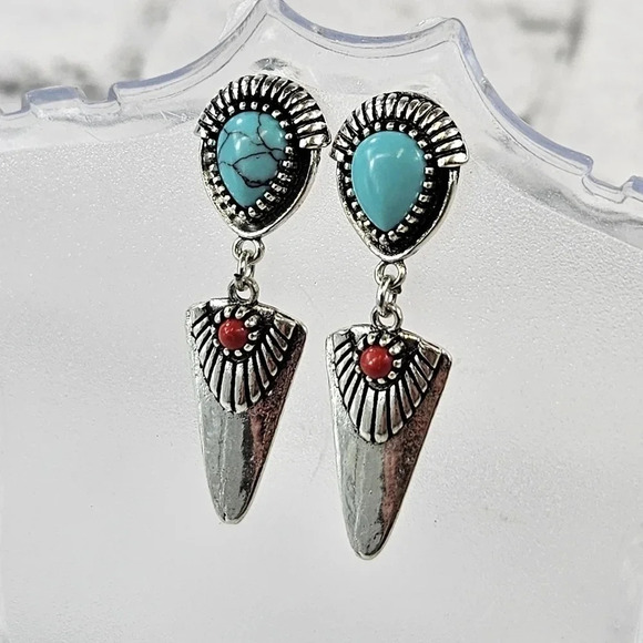 Earth Arrow Women’s Small Delicate Earring Set16 - Picture 4 of 6